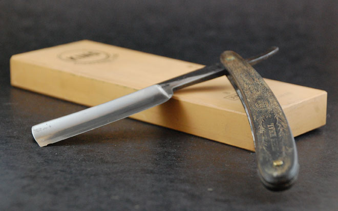 How do you hone a straight razor?