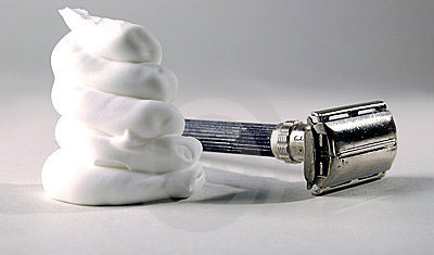 shaving-cream-with-razor