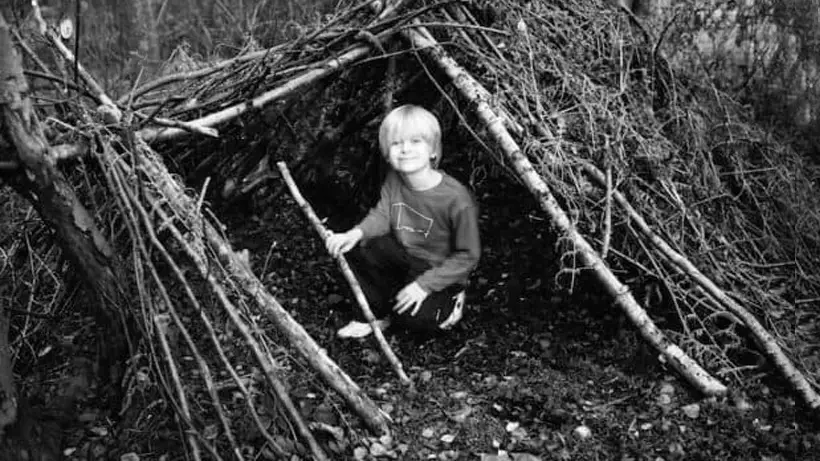 kid building fort